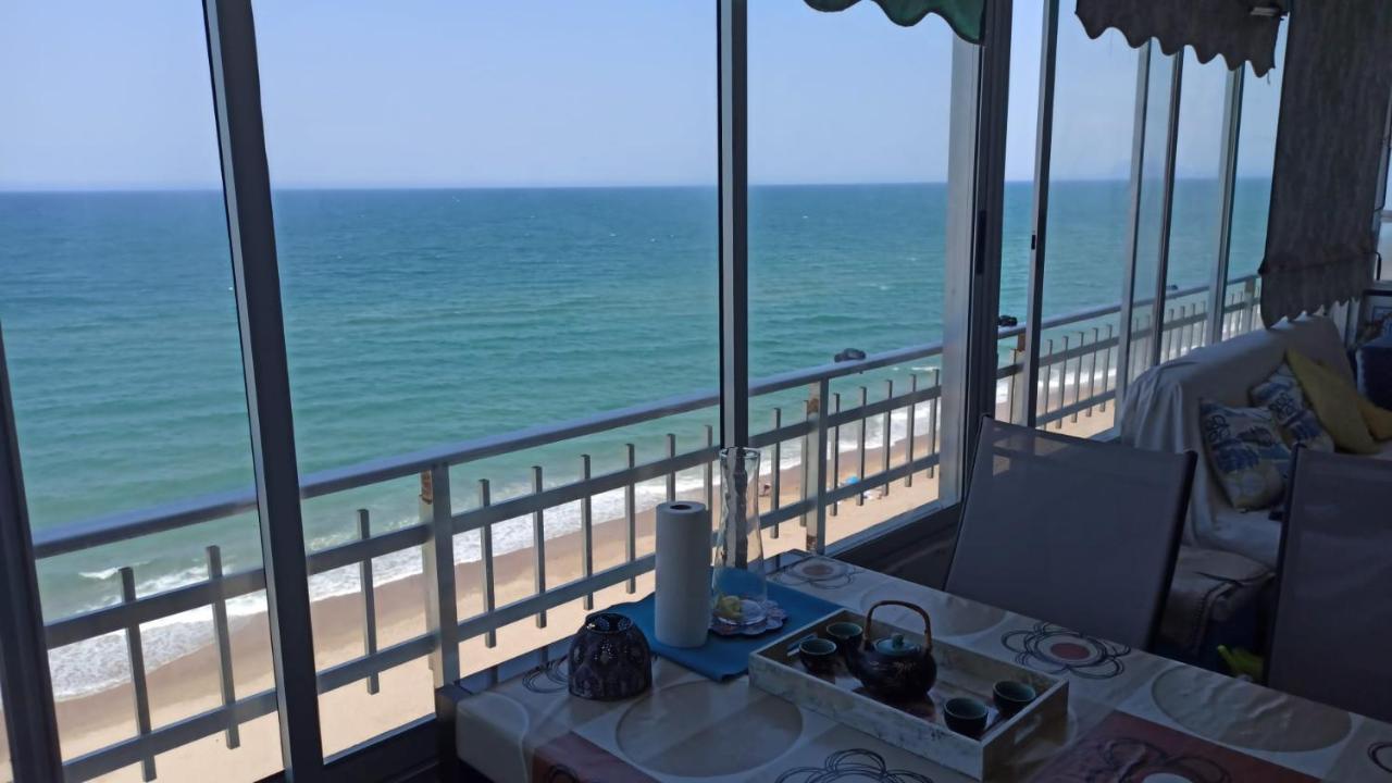 Blue Double Private Room At Front Beach - Habitacion Doble En La Playa Valencia Exterior foto